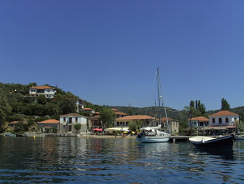 Nehalinnia at the small jetty of HORTO